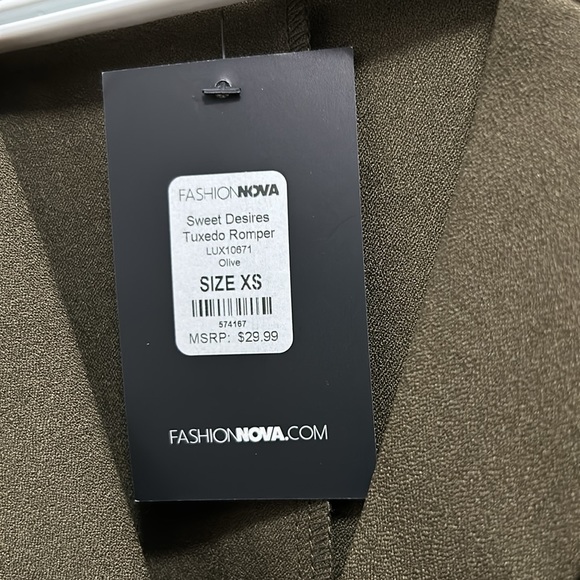 Fashion nova romper size XS - Picture 2 of 2